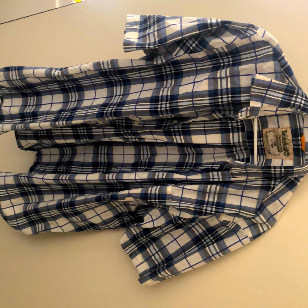 Short sleeves casual button down shirt